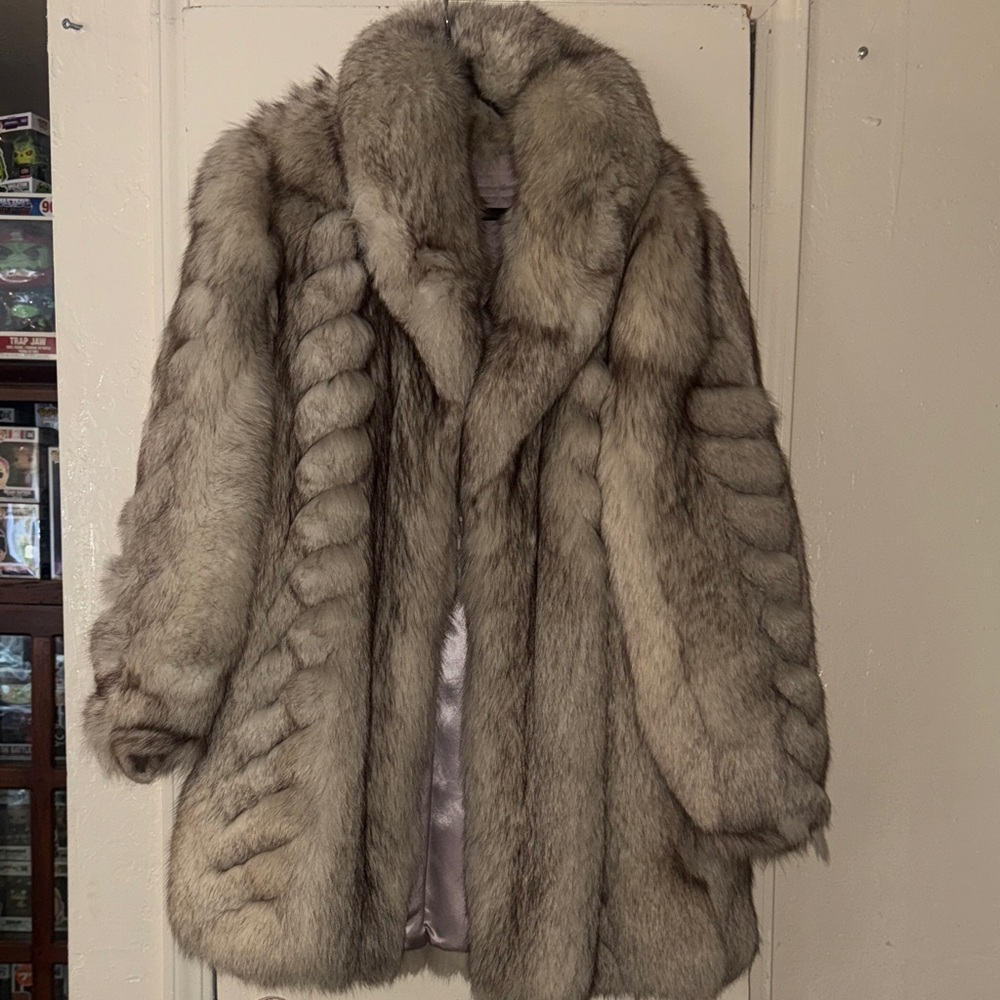 Vintage silver fox fur coat- luxurious spiral rope design! Rare find!